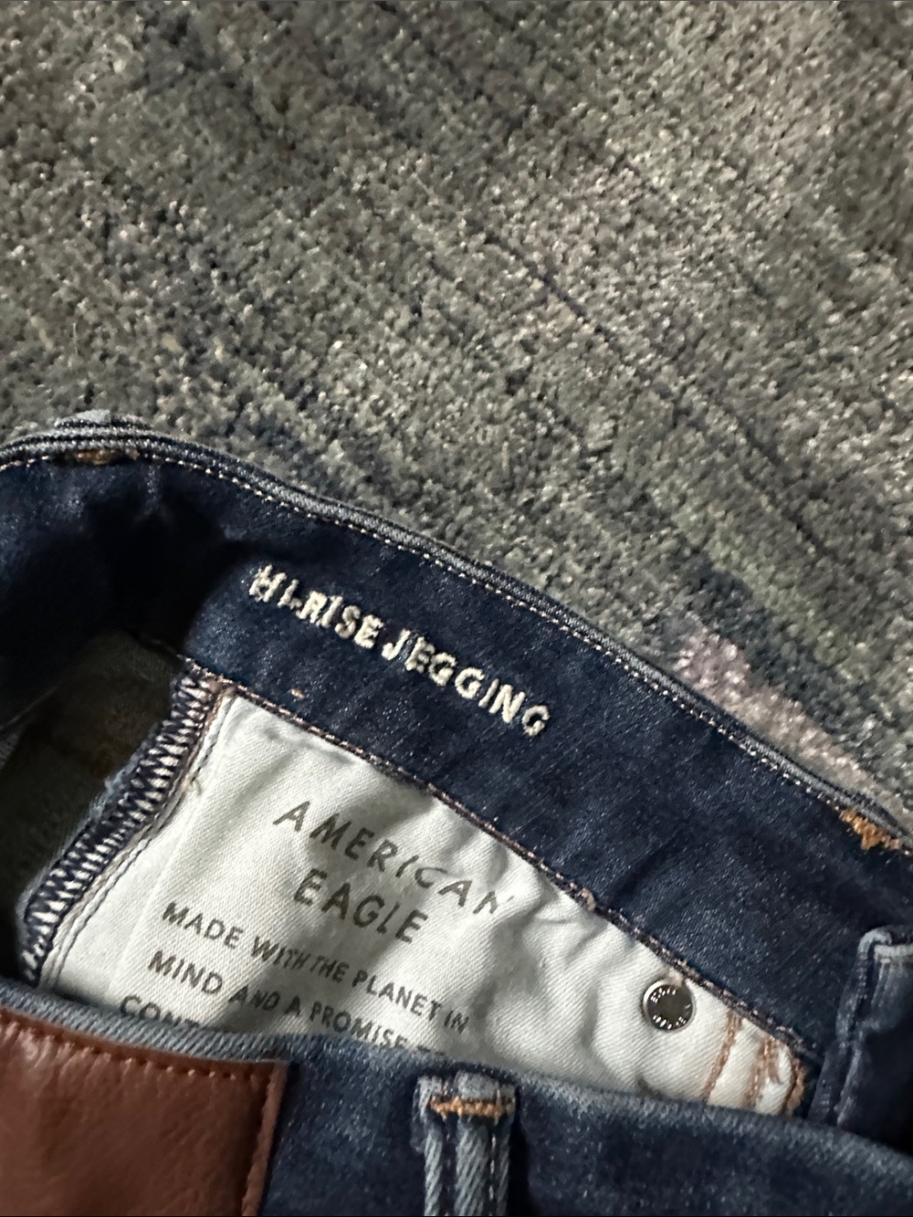 American Eagle Outfitters Luxe Stretch High Rise Jeggings Dark Blue Ripped Knees - Picture 3 of 8